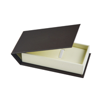 Boîte d'emballage de montre de luxe haut de gamme en forme de livre avec papier mat spécial, design à rabat, revêtement UV et gaufrage