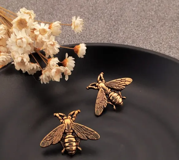 Vente chaude alliage Vintage style belle abeille forme bijoux broche