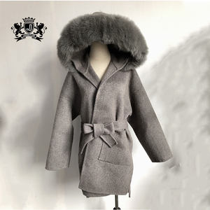 Cappotto in Cashmere Double Face da <span class=keywords><strong>Donna</strong></span> con Cappuccio Bordato in Pelliccia di Volpe, <span class=keywords><strong>Trench</strong></span> in Lana - Product Image 6