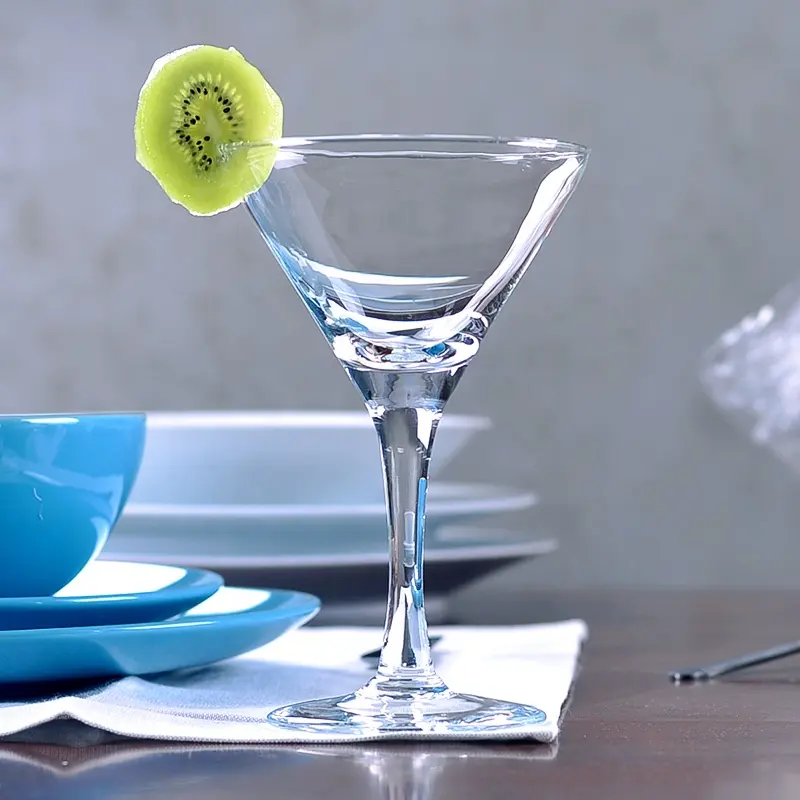 नि: शुल्क नमूने शास्त्रीय डिजाइन 6oz मार्टिनी शराब चश्मा