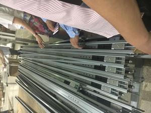 Trung Quốc Bán Buôn Giá Rẻ Cửa Nhà Để Xe Cong Dọc Theo Dõi 1.5Mm 1.8Mm 2.0Mm Hướng Dẫn Cắt Thép Không Gỉ Cửa Nhà Để Xe Theo Dõi - Product Image 5