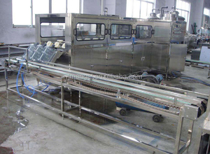 Beste Prijs Crazy Selling Kleine Schaal Zuiver <span class=keywords><strong>Water</strong></span> 3 4 5 Gallon Vat Bottelen Machine