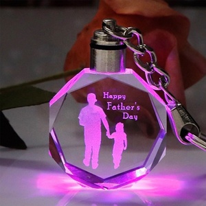 Personnalisé 3d laser gravure Cristal cadre photo porte-clés en cristal pour <span class=keywords><strong>le</strong></span> Cadeau de Fête des Pères - Product Image 1