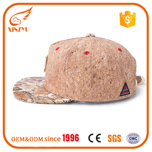 Casquettes Snapback à 5 panneaux en cuir <span class=keywords><strong>de</strong></span> serpent avec plaque dorée et visière en métal – Prix abordable - Product Image 3