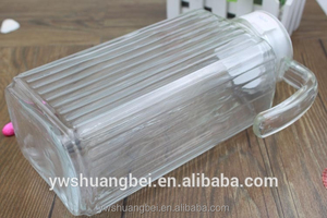 Carafe à eau en verre de 1,7 L avec poignée latérale et bec verseur, carafe à lait en verre, pichet en verre - Product Image 2