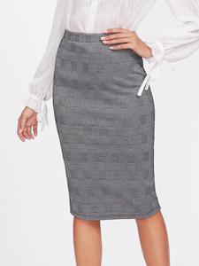 Jupe de bureau formelle pour femmes Jupe crayon à carreaux ventilé dans le dos - Product Image 3