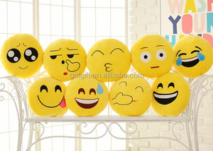 Lot suave emoji peluche juguetes muñeca llavero OEM y ODM de diseño adornos envía por al azar - Product Image 4