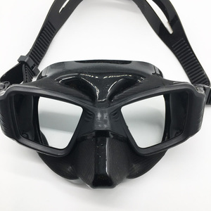 <span class=keywords><strong>Masque</strong></span> de <span class=keywords><strong>plongée</strong></span> ultra-confortable sans silicone avec double lentille en verre trempé transparent, faible volume et construction durable - Product Image 1