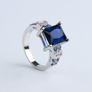 Anello Statement Trendy con Pietra Quadrata Multicolore e Zirconi Cubici per Feste - Product Image 4