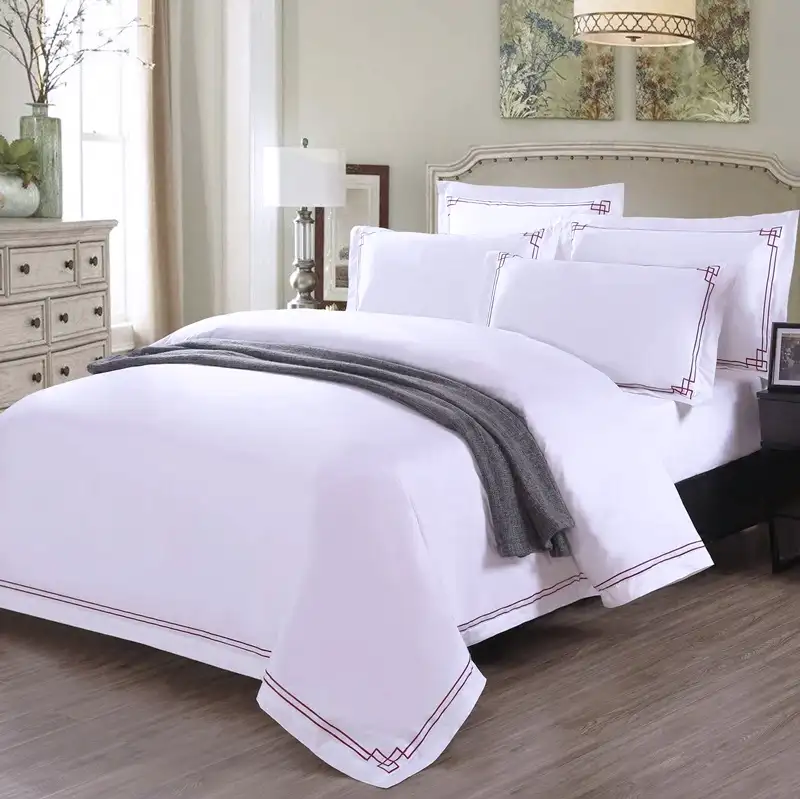 Atacado personalizado de luxo tamanho king 300 tc 100% algodão bordado hotel lençol conjuntos de cama