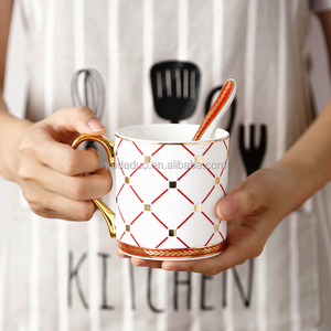 Cốc Sứ Màu Vàng Sứ Xương 350Ml Có Tay Cầm Bằng Vàng Cốc Nước Chịu Nhiệt Bằng Gốm Sứ Sang Trọng Với Thiết Kế Riêng Cho Khách Sạn - Product Image 5