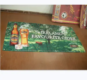 맥주 브랜드 홍보를 위해 실크 스크린으로 인쇄 된 광고 배너