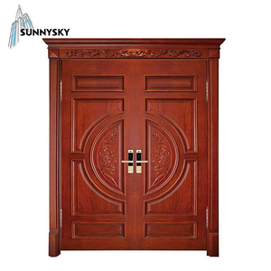 Porta in Legno Massello su Misura con Immagini e Design Personalizzati, Realizzata da Falegname del Qatar - Product Image 4