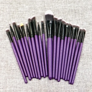 Oro <span class=keywords><strong>de</strong></span> lujo profesional 20 piezas, juego <span class=keywords><strong>de</strong></span> brochas <span class=keywords><strong>de</strong></span> maquillaje <span class=keywords><strong>de</strong></span> cara sombra <span class=keywords><strong>de</strong></span> <span class=keywords><strong>ojos</strong></span> delineador <span class=keywords><strong>de</strong></span> <span class=keywords><strong>ojos</strong></span> Fundación Blush labio pinceles <span class=keywords><strong>de</strong></span> maquillaje - Product Image 4