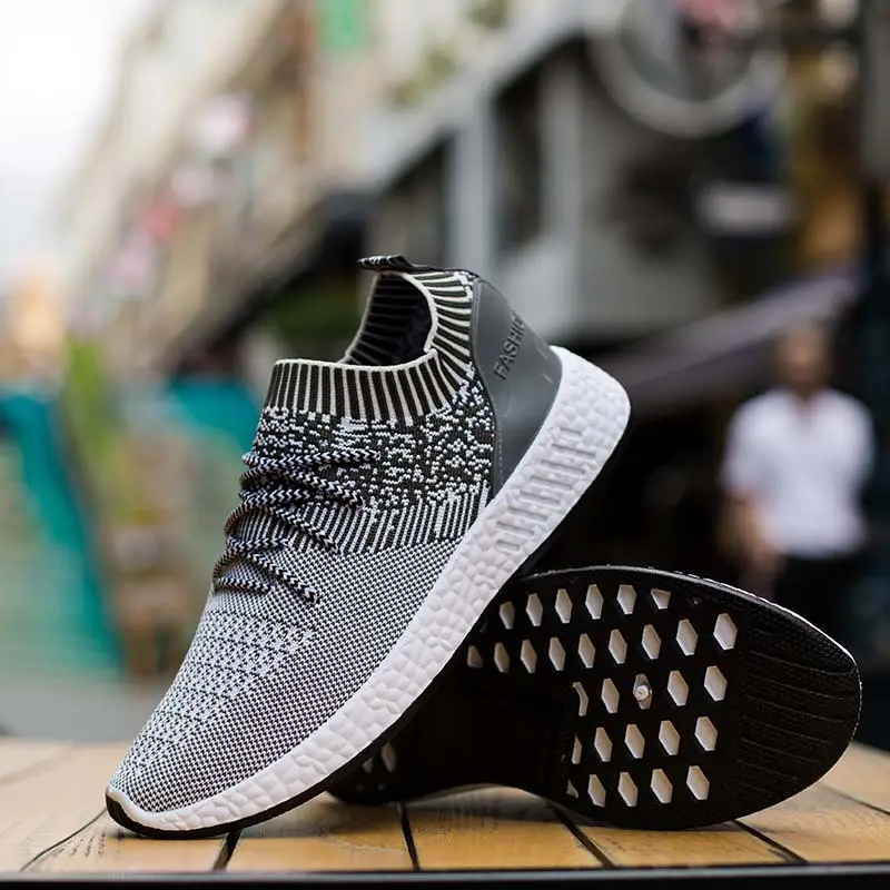 جديد حار بيع نمط عينة المصنوعة في الصين أزياء مريحة حذاء رياضة الرجال حذاء رياضة