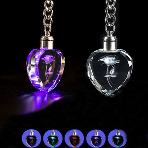 도매 저렴한 사용자 정의 로고 3d 레이저 새겨진 빈 심장 모양 K9 크리스탈 Led 키 체인 크리스탈 선물 항목 - Product Image 2
