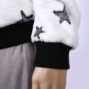 Felpa con Cappuccio Jacquard a Stelle in Pile di Poliestere di Alta Qualità - Pigiama Moda Donna - Product Image 6