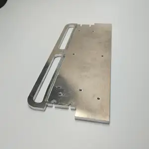 Fabricação personalizada do metal da folha. Dobra, estampagem, corte a laser
