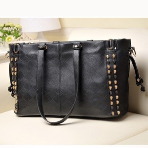 les femmes en cuir <span class=keywords><strong>de</strong></span> <span class=keywords><strong>grande</strong></span> <span class=keywords><strong>marque</strong></span> 2015 casual <span class=keywords><strong>sac</strong></span> <span class=keywords><strong>à</strong></span> <span class=keywords><strong>main</strong></span> avec le crâne - Product Image 2