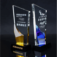 Trophée en cristal de style le plus récent, prix en cristal personnalisés, plaque en cristal fantaisie avec logo gravé