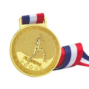 2026 medaglie dei campioni del <span class=keywords><strong>mondo</strong></span> di calcio Custom metallo decorazioni per la casa artigianato tecnica di fusione souvenir dei fan che corrono collezione di medaglie - Product Image 3