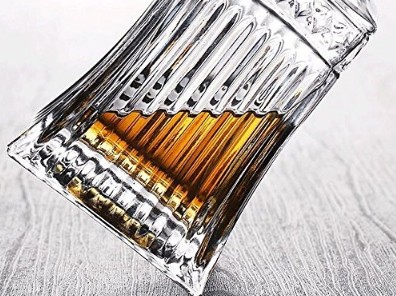 Whiskey Glass Decanter Entertainment Set of 5 one Liquor Dispenser Beverage Bottle with Square Stopper and 4 Glass