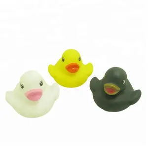 Großhandel Fabrik preis Gelbe Gummi ente Mini Standard Ente schwimmende Piepton Bad Babys pielzeug für Kinder