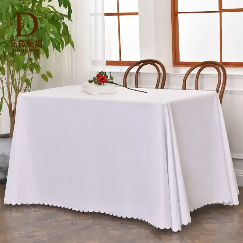 โรงงานราคาถูกโพลีเอสเตอร์สี่เหลี่ยมผืนผ้าผ้าปูโต๊ะสีขาวสำหรับงานแต่งงานพรรค