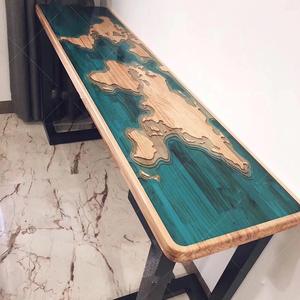 Tavolo Console in Resina Epossidica con Mappa del Mondo in Legno di Noce dal Design Speciale - Product Image 2