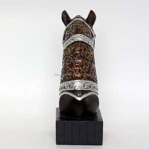 3D caballo de guerra en forma de cabeza polyresin decoración de la mesa - Product Image 4