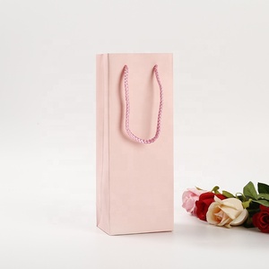 Fuerte de <span class=keywords><strong>papel</strong></span> <span class=keywords><strong>Kraft</strong></span> negro de joyería de regalo de botella de vino, bolsa de <span class=keywords><strong>papel</strong></span> de embalaje con cordón manejar - Product Image 4