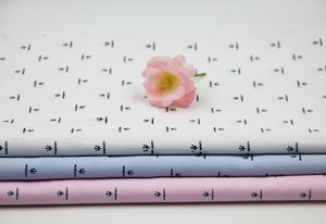 Nhà Cung Cấp Trung Quốc Của Người Đàn Ông Áo Sơ Mi Vải 65% <span class=keywords><strong>Polyester</strong></span> 35% <span class=keywords><strong>Cotton</strong></span> <span class=keywords><strong>Twill</strong></span> Dệt Logo In Cho Quần Áo Dresses Túi Hàng May Mặc Cho Bé Trai - Product Image 2