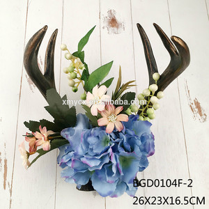 Pared de <span class=keywords><strong>asta</strong></span> de ciervo de resina montado y <span class=keywords><strong>luego</strong></span> decorado con flor - Product Image 2