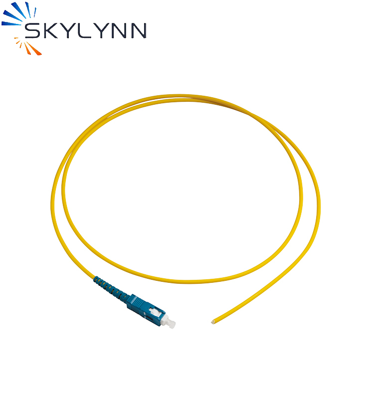 En gros PVC Veste 2 mètre SM SC UPC/APC 1 Core Fiber Optique Câble Tresses