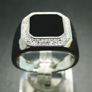 批发925纯银首饰时尚设计男士订婚戒指白色CZ黑色搪瓷戒指
