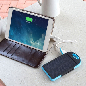 Chargeur solaire portable 5000mAh <span class=keywords><strong>Power</strong></span> <span class=keywords><strong>Bank</strong></span> Design étanche avec entrée Micro USB et sortie 10W Caractéristiques de la batterie LI-Polymer - Product Image 6