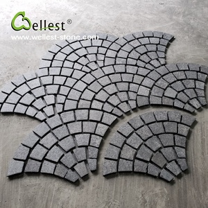 Prezzo al Metro di Ciottoli in Granito Nero Galassia per Pavimentazione - Product Image 1