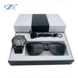 Fabulous Fashion Vaderdag <span class=keywords><strong>Gift</strong></span> Met Zonnebril Oordopjes Horloge <span class=keywords><strong>Set</strong></span> Voor Mannen