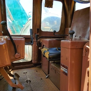 รถเกลี่ยดินตีนตะขาบ D6D แมวมือสอง - Product Image 3