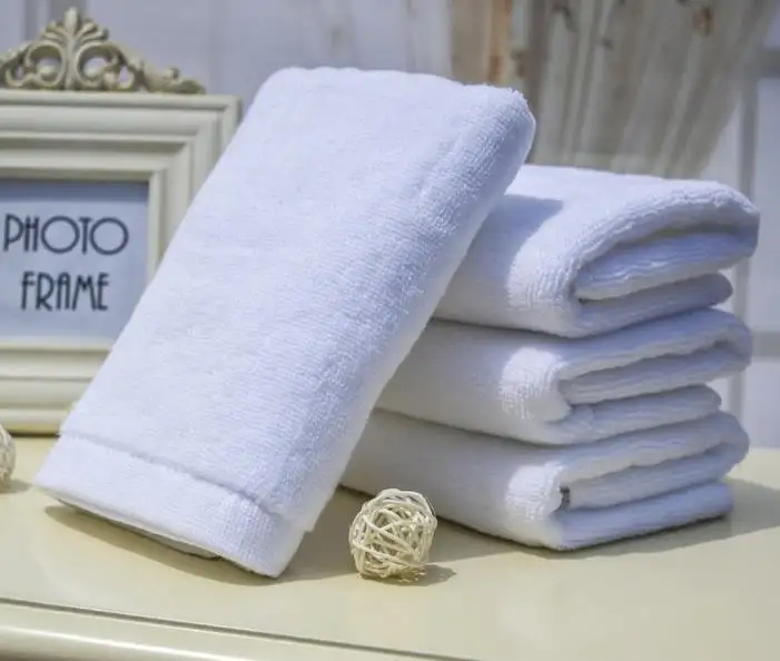 Asciugamano da bagno per adulti all'aperto 70x140 CM della palestra della spiaggia del sole dell'aeroplano dell'hotel del cotone egiziano con il modello di lusso del ricamo con il prezzo economico