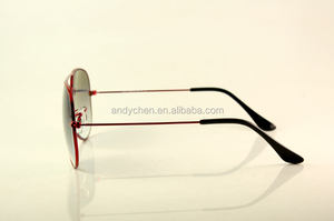 نظارات شمسية عصرية جديدة للرجال/النساء من ماركة مشهورة، طراز كبير RB3025 أحمر بتصميم الطيار، عدسات رمادية متدرجة 58 مم - Product Image 3