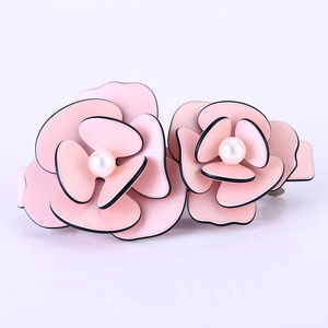 Barrettes pour les <span class=keywords><strong>cheveux</strong></span>, en acrylique, 1 pièce, <span class=keywords><strong>pince</strong></span> élégante en forme de Rose, motif Floral, <span class=keywords><strong>avec</strong></span> perles, nouveau Design - Product Image 3