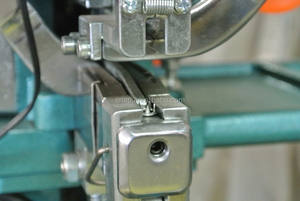 Machine à boutons-pression entièrement automatique - Product Image 5