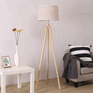 Nortic di nuovo disegno di Legno <span class=keywords><strong>3</strong></span> gambe cordless led decorativa dell'interno ricaricabile treppiede lampada da terra illuminazione