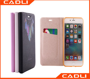 Estuche tipo agenda Elegante plumaje para iphone 7 7plus celulares - Product Image 1