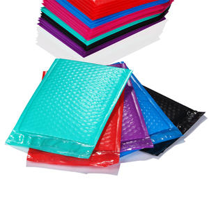 Enveloppes matelassées en polybulle colorées avec logo personnalisé, résistantes aux chocs, pour l'emballage et l'expédition de vêtements - Product Image 6