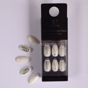Guangzhou Senboma Artware Co Ltd Fabrik Premium False Fiote Nagel mit Alltags stil Nail Art