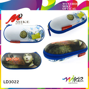 2023 échantillon gratuit 2021 dernière utilisation Durable chaussures de voiture amusantes <span class=keywords><strong>étui</strong></span> <span class=keywords><strong>à</strong></span> <span class=keywords><strong>lunettes</strong></span> pour enfants - Product Image 2