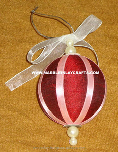 Adornos Navideños Colgantes Bordados a Mano - Product Image 1