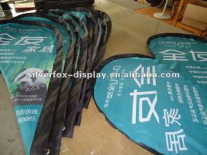 Fabrika ölçeği <span class=keywords><strong>Polyester</strong></span> kumaş reklam afişi gözyaşı tüy dikdörtgen plaj pazarlama J bayrağı - Product Image 4